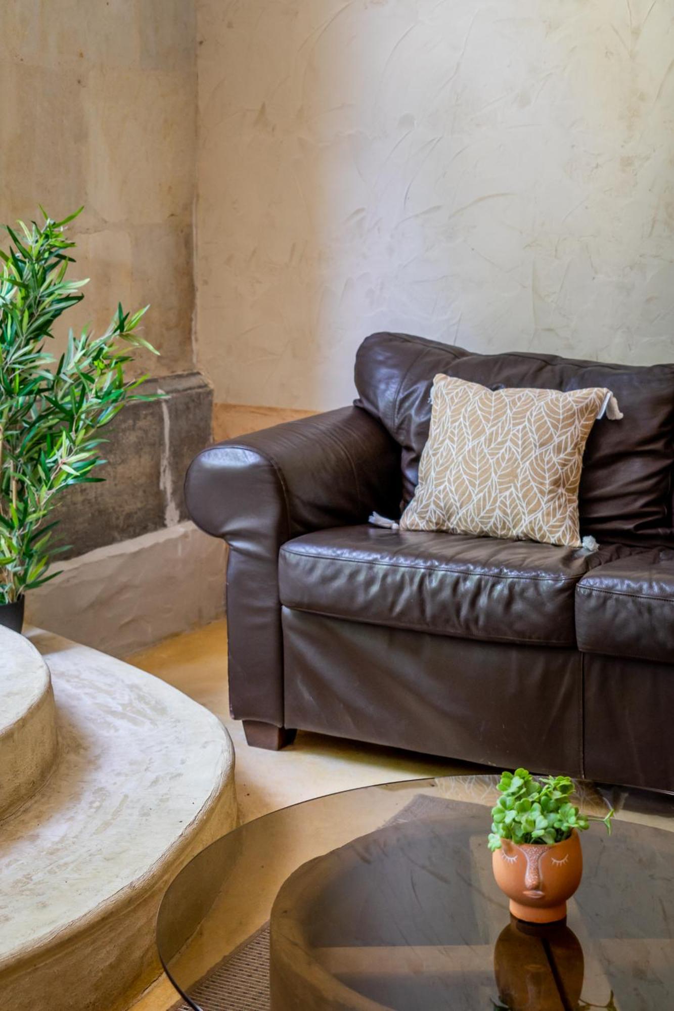Ultimate Relaxation For Family Or Group At Renowned Couvent Des Ursulines, A Tranquil Escape In Historic Pezenas Pézenas Quarto foto